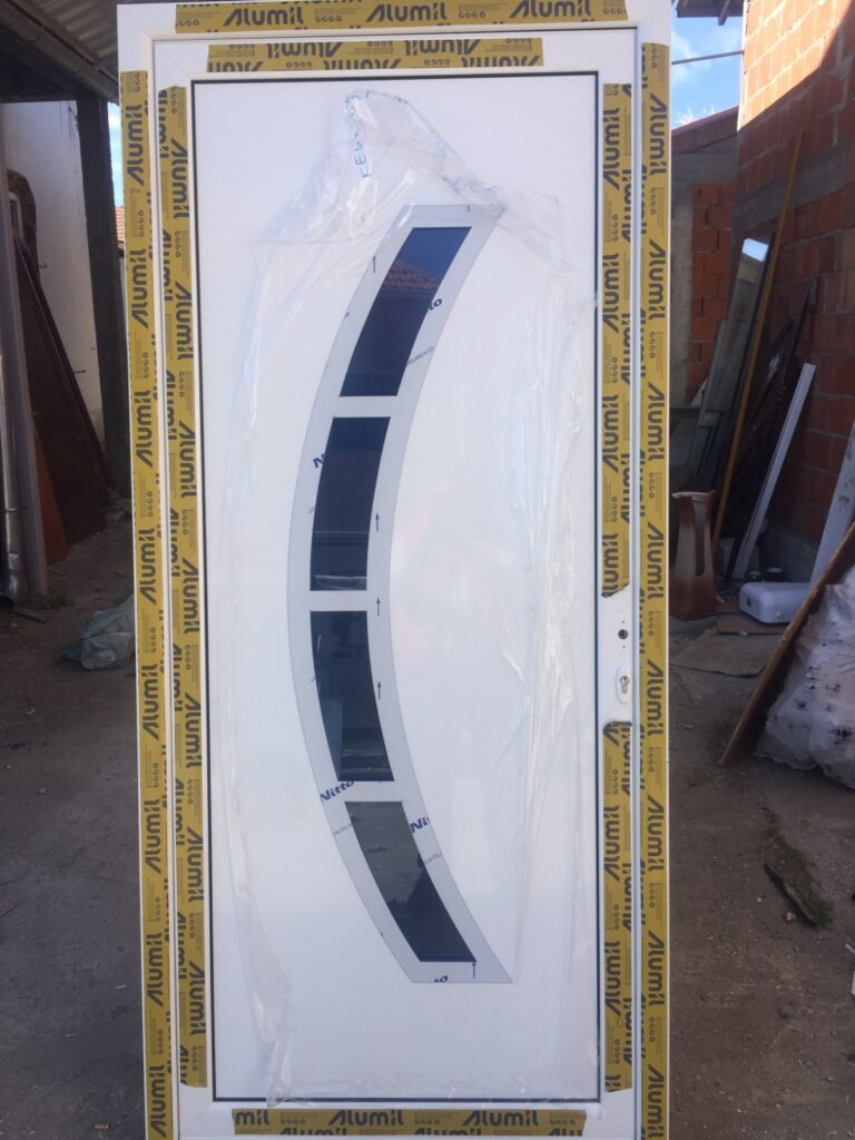 Ulazna vrata - PVC i ALU stolarija Mladenovac